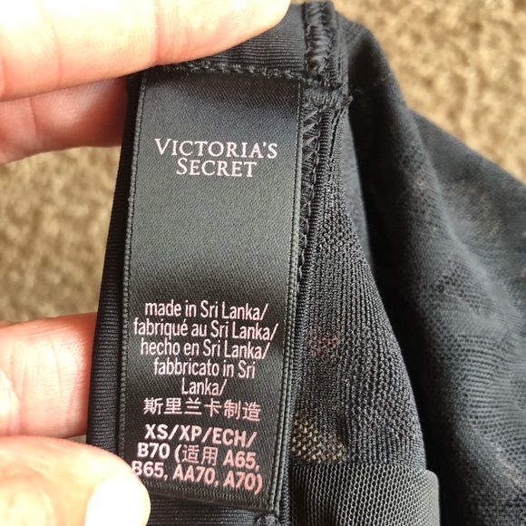 VS Mock Neck Crop Top - Picture 8 of 8